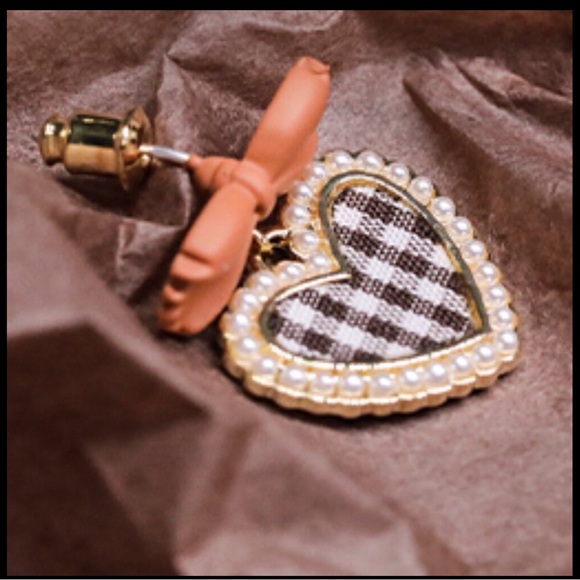 3 Pairs / $12 Ladies Earrings - Picture 3 of 5